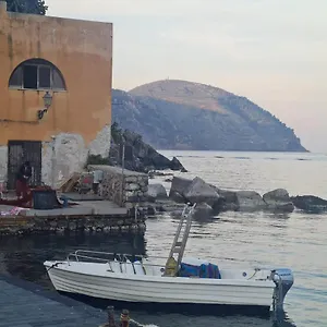 Appartamento Centro Storico Flat 7 Min From Port, Città di Lipari